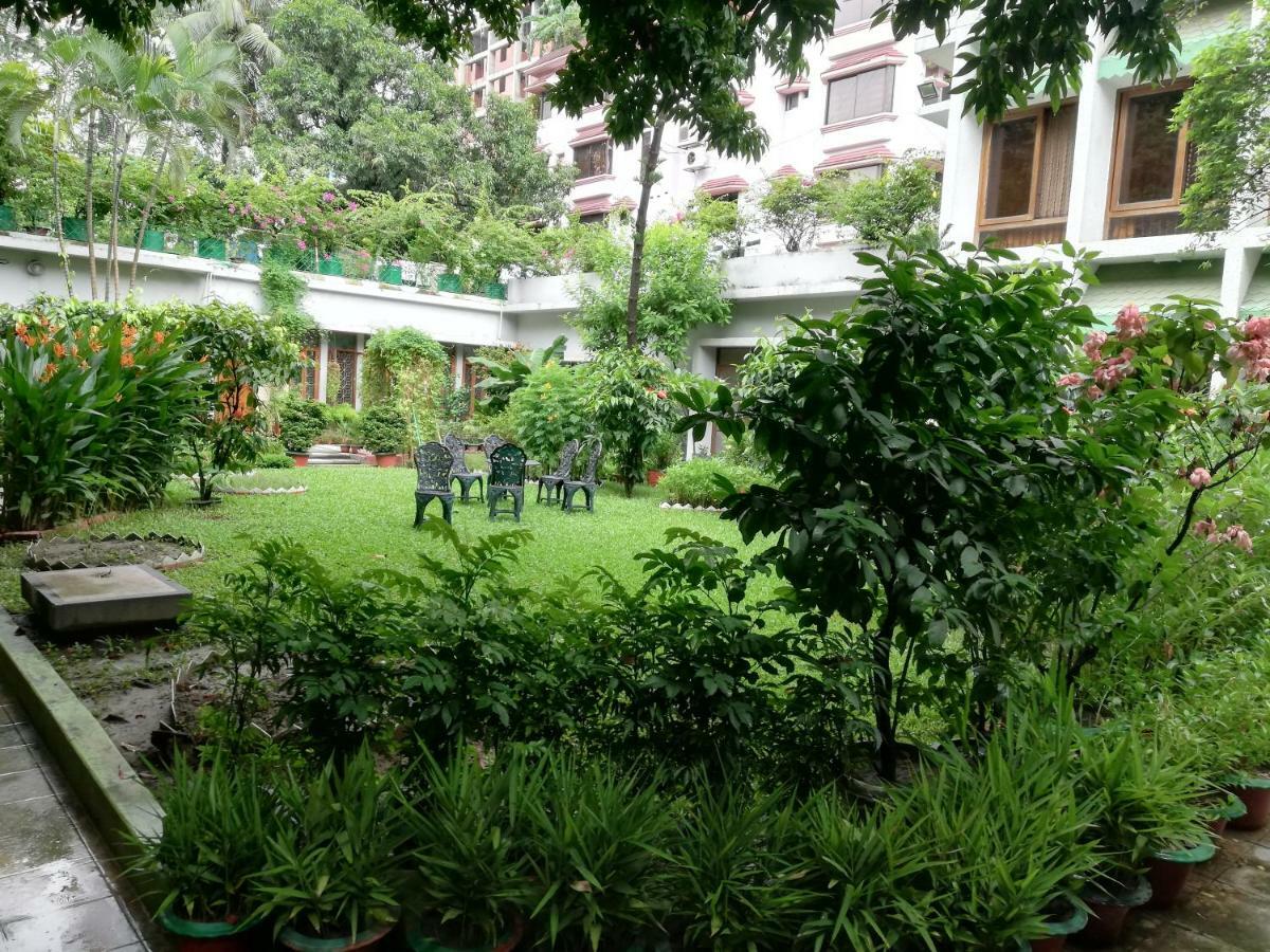 Ambrosia Guest House Dhaka Extérieur photo
